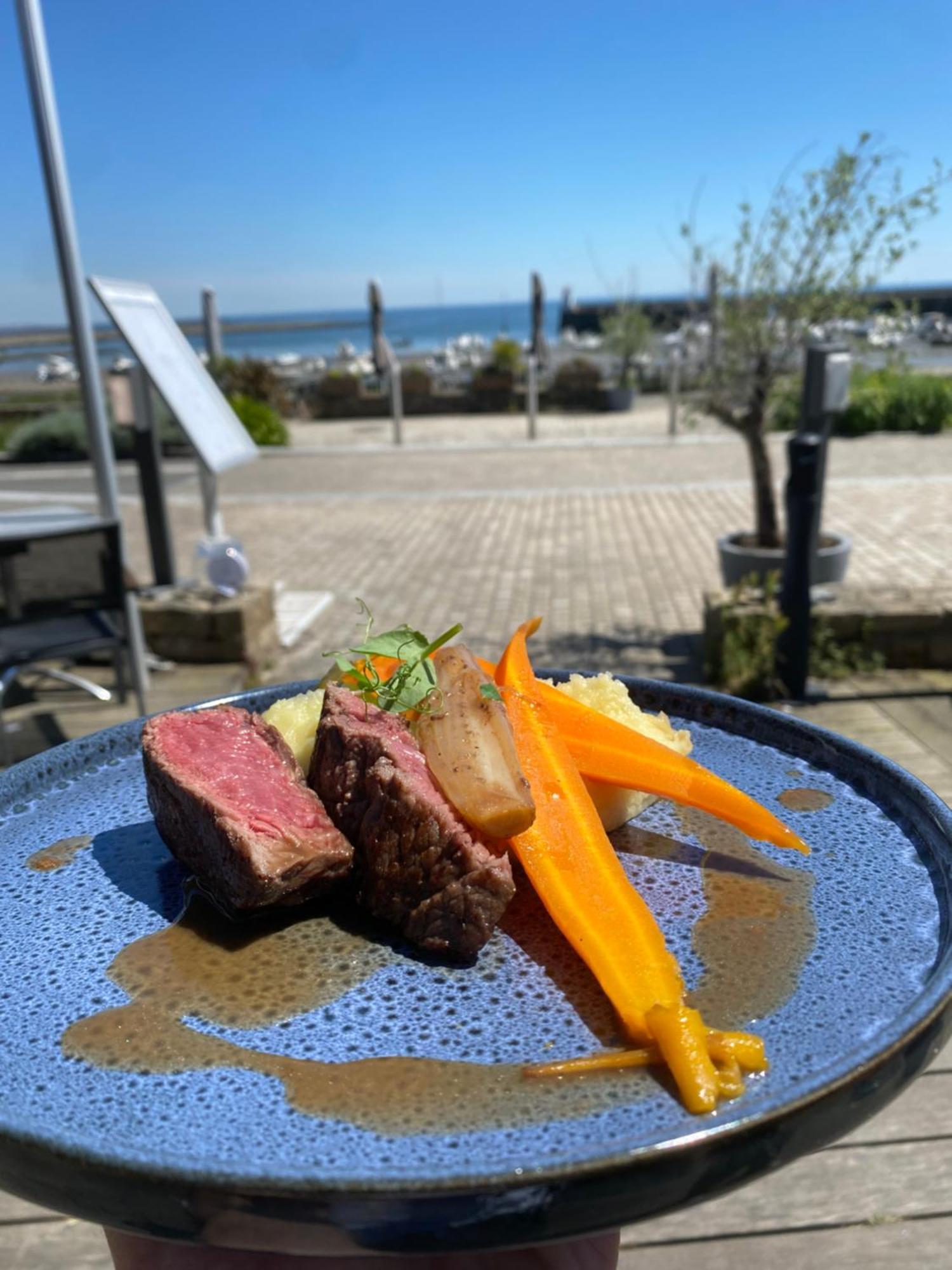 Hotel Du Port Bar Restaurant Сарзо Екстериор снимка